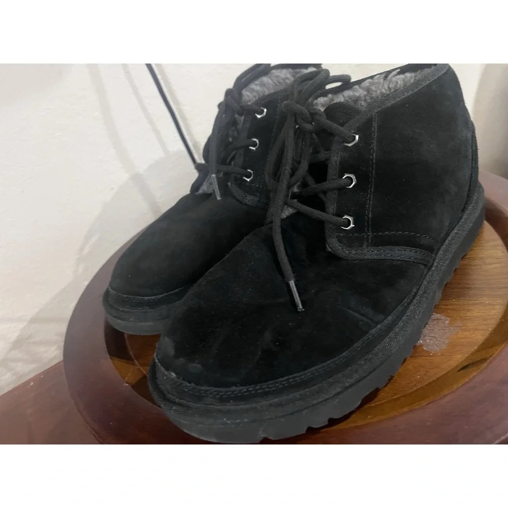 UGG‎ Neumel Boots for Men 10 Black Suede Sheepskin Chukka Ankle Shoes Lace Up